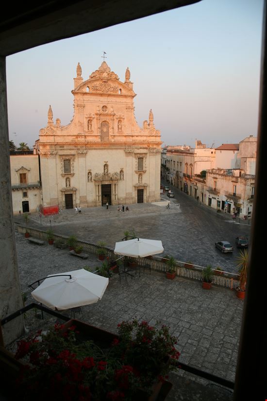 Chiesa dei SS Pietro e Paolo Vista della chiesa matrice dal Castello Castriota Scanderbeg di Galatina  